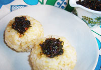 Genmai rice cakes with okazu miso and aojiso