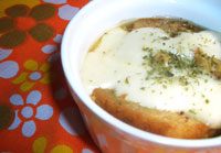 ベジタリアン料理レシピ（洋食）ベジタリアンのオニオングラタンスープ
